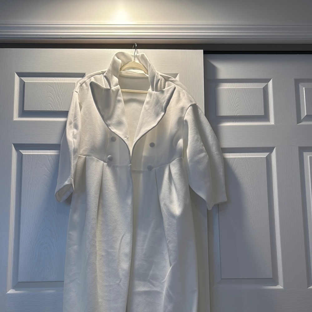 Chic White Double-Breasted Coat